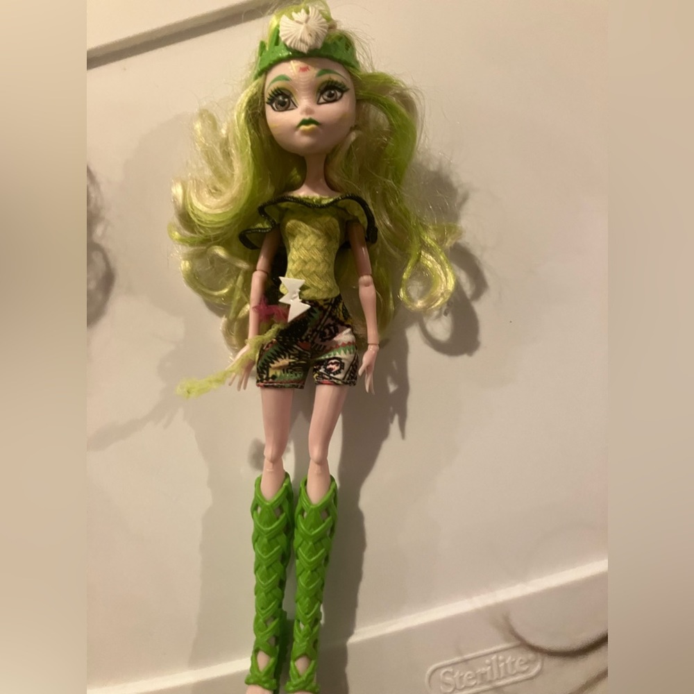 batsy claro monster high doll!!